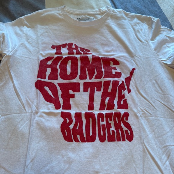 Under Armour Other - White T-Shirt with Red Wisconsin badgers Graphic Print motion W on back